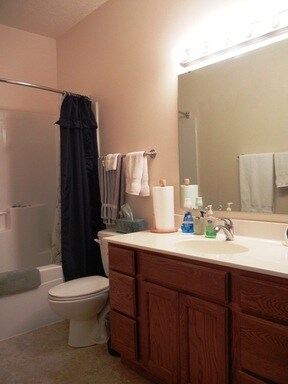 Building Photo - 1142 17th St N