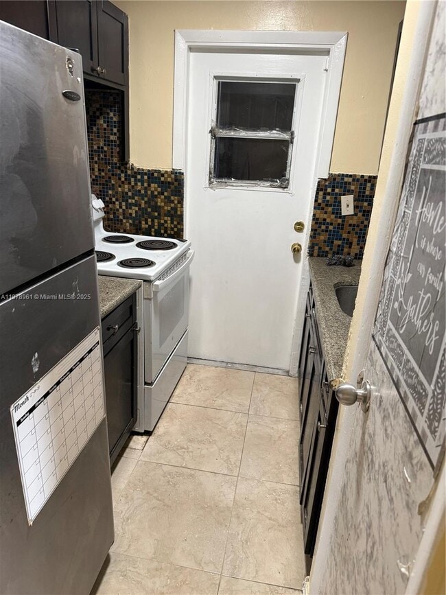 Foto del edificio - 2335 NE 172nd St
