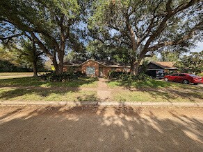 Foto del edificio - 5478 Birdwood Rd