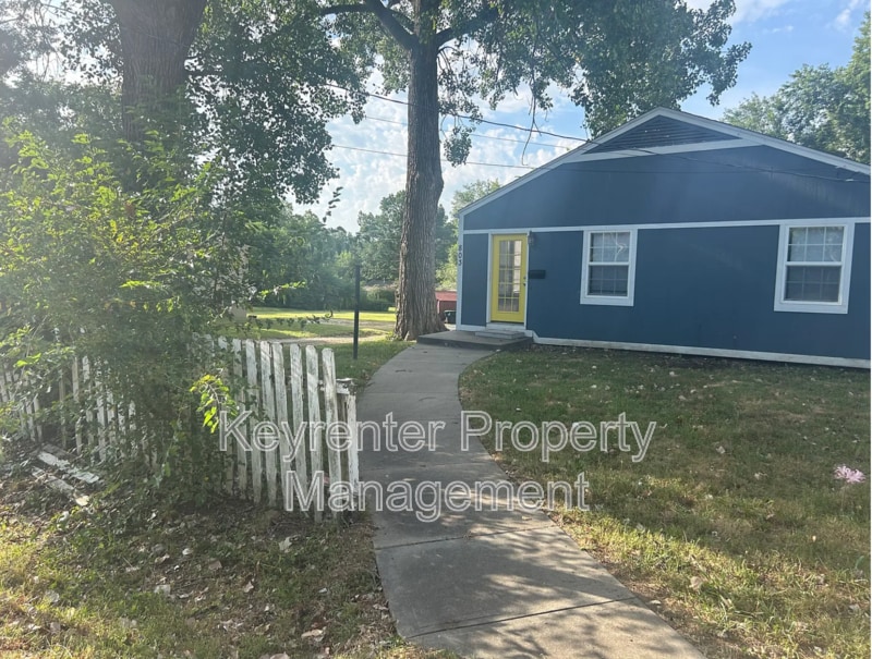 Primary Photo - 803 E Wall St