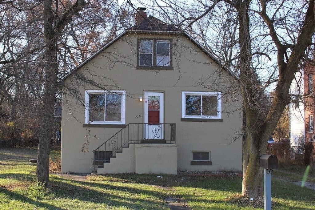 Primary Photo - 2229 W 37th Ave