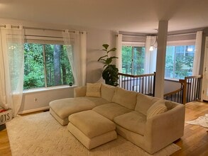 Building Photo - 1286 Clifden Grn