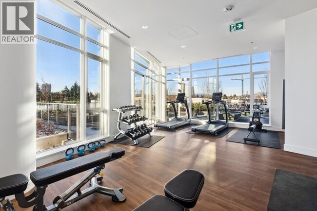 Building Photo - 7683 Park Cres