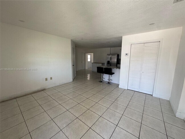 Foto del edificio - 7135 SW 13th St