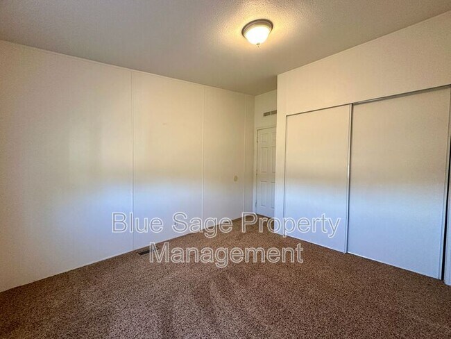 Foto del edificio - 50 Buds Way