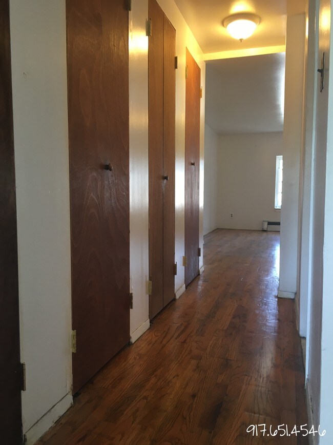 Building Photo - 320 Throop Ave