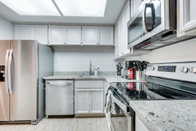 Foto del edificio - 496 W Charleston Rd
