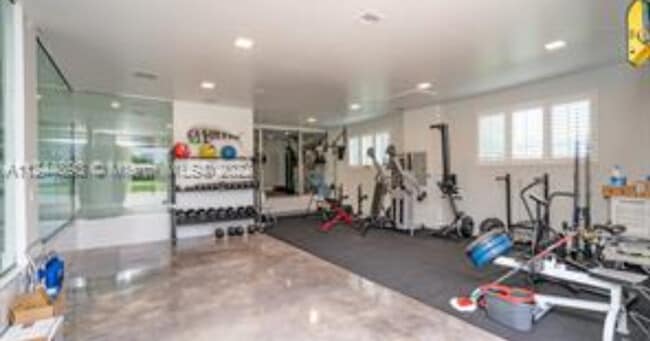 Building Photo - 9505 SW 68th St