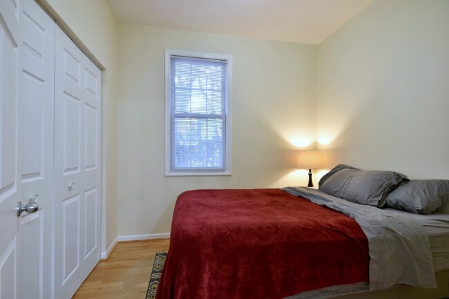 Second bedroom - 2146 N Campbell Ave