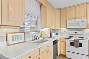 Foto del edificio - 5500 Bonita Beach Rd SW
