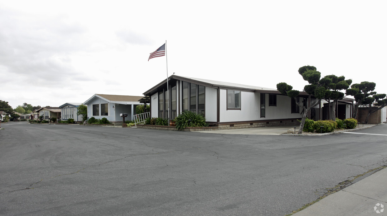 Building Photo - 8651 Foothill Blvd