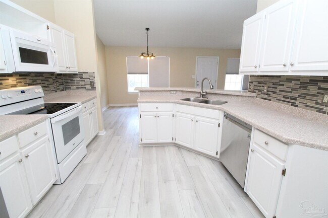 Building Photo - 5079 Cassia Dr