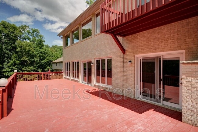 Foto del edificio - 30 Bridlewood Rd