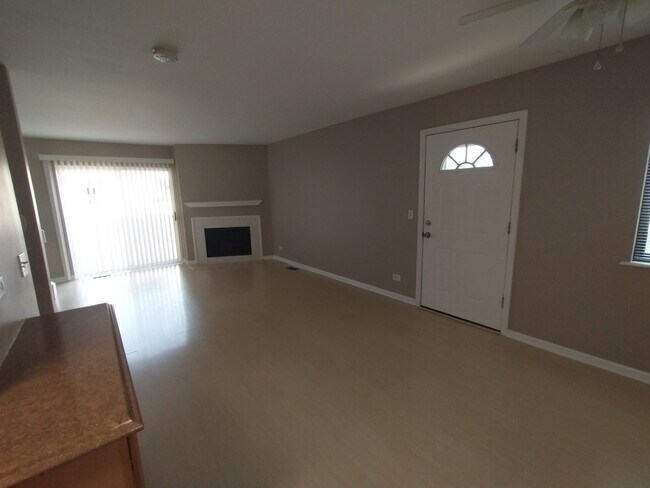 Building Photo - 518 Del Lago Dr
