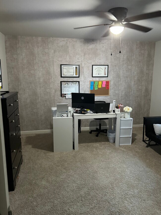 Building Photo - 2505 Piering Dr