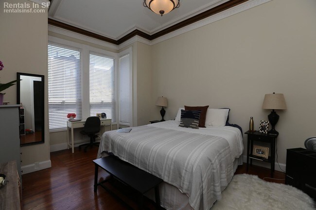 Building Photo - Spectacular 1 Br/ 1 bath w/ Laundry