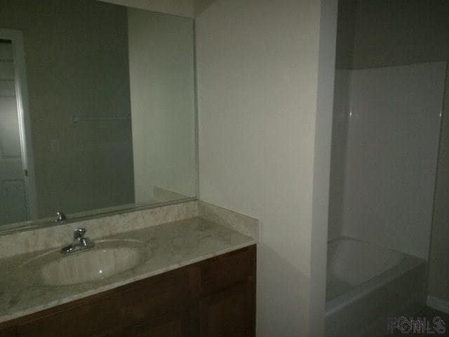 Building Photo - 121 Raintree Cir