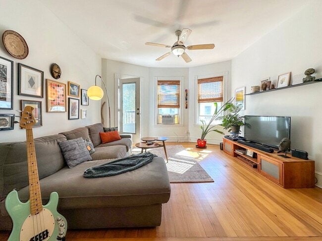 Foto del edificio - 34 Stanton Rd