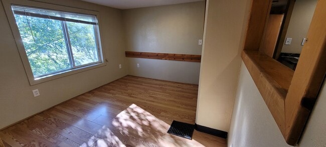 Building Photo - 301 15th St NW