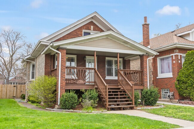 Foto del edificio - 7938 S Bennett Ave