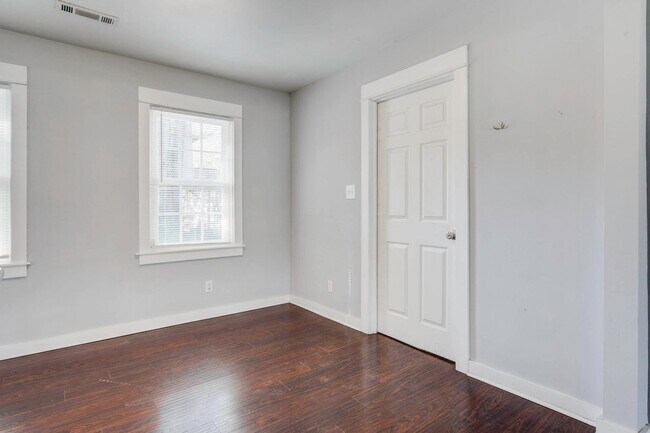 Building Photo - 229 Jean Wells Dr