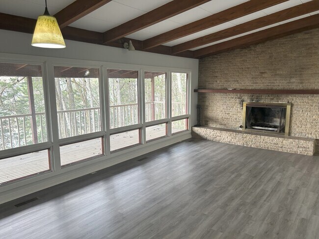 Foto del edificio - 1701 SE Mountainbrook Dr