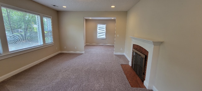 Photo - 2506 E 4th St House