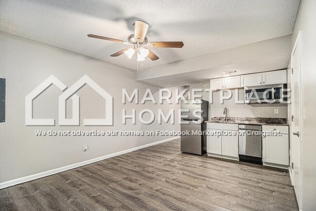 Foto del edificio - 5028 Chadwick Ct