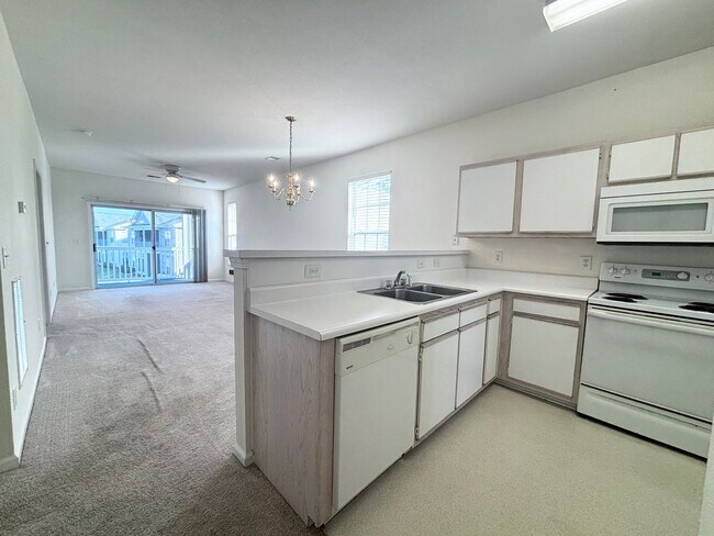 Foto del edificio - ***MOVE-IN SPECIAL*** $500 OFF OF YOUR FIRST MONTH'S RENT!!!