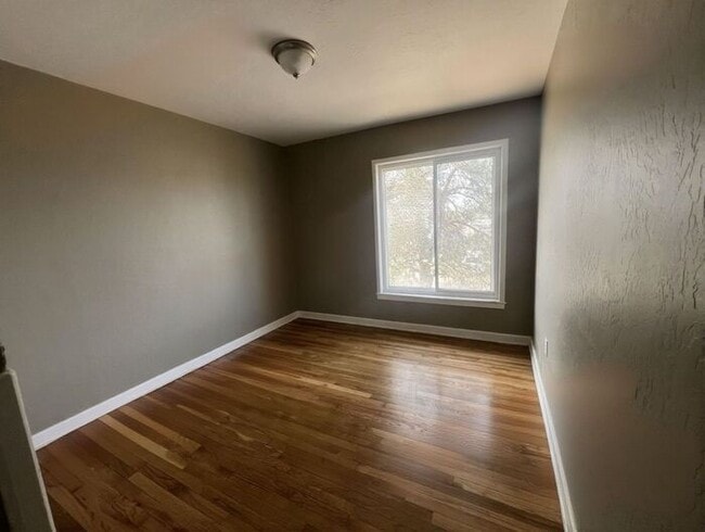 Foto del edificio - New Management, New Look, New You!