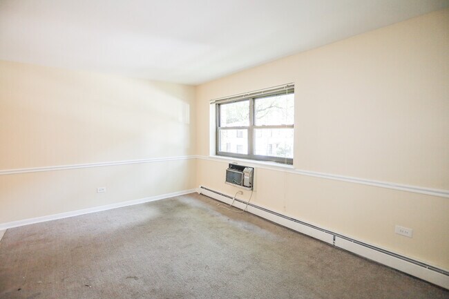 Building Photo - 3162 N Cambridge Ave