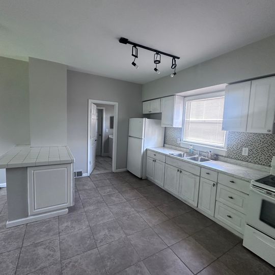 Foto del edificio - 3026 W 46th St