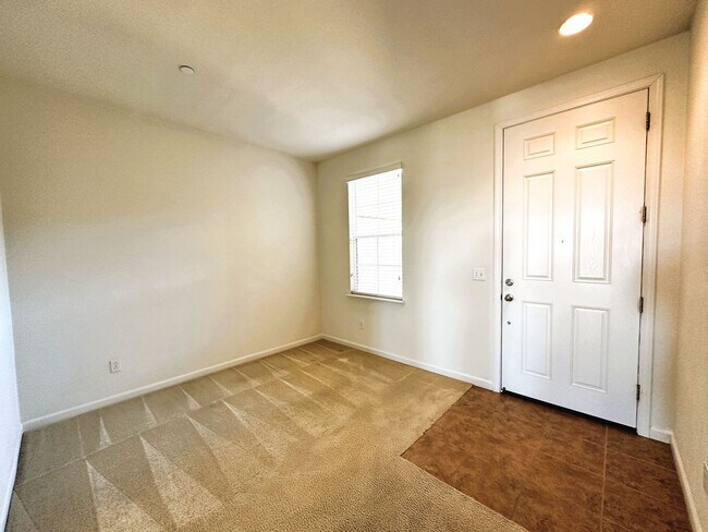 Foto del edificio - 313 Jacquelyn Ln