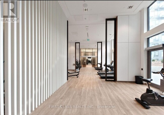 Building Photo - 8 Olympic Gdn Dr