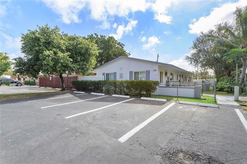 Primary Photo - 332 SW 2nd Pl