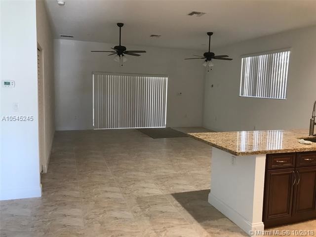 Foto del edificio - 223 SW 8th St