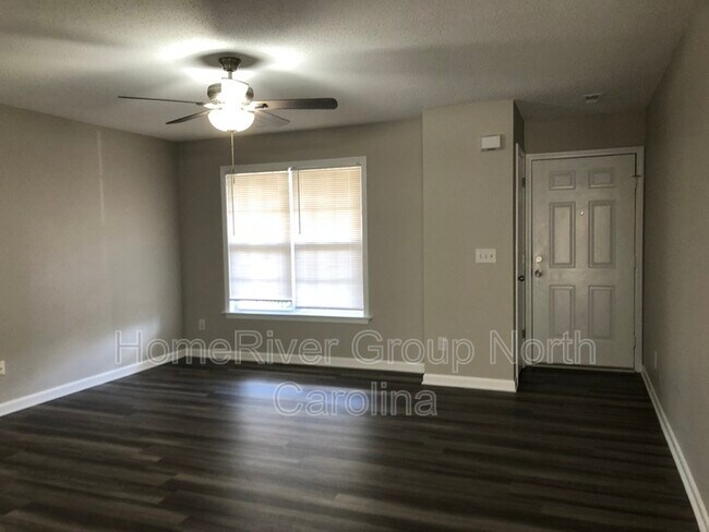 Building Photo - 4011 Summitview Dr