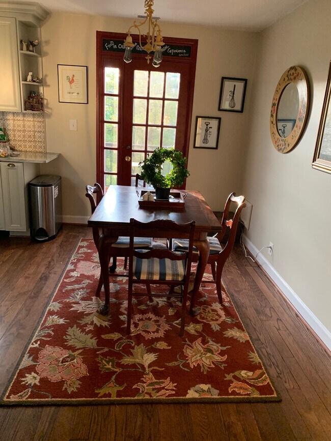 Dining area - 4813 30th St S