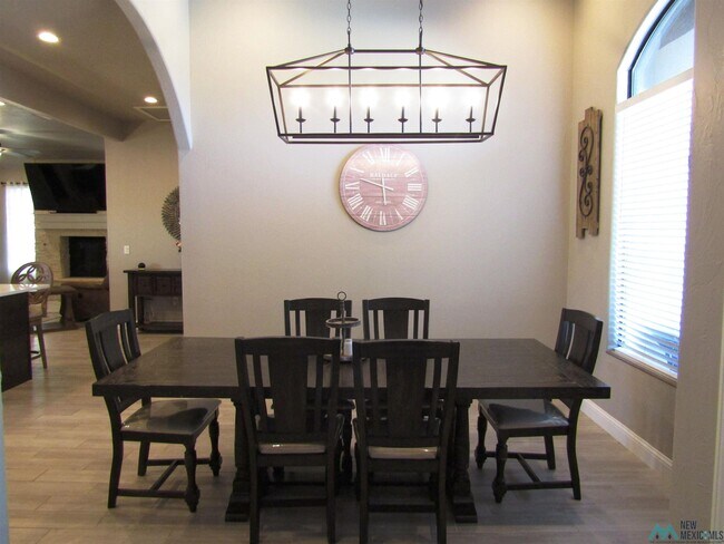 Foto del edificio - 1525 W Mahone Dr