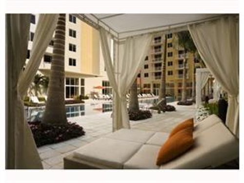 Foto del edificio - 2775 NE 187th St