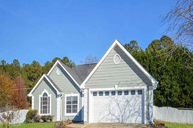 Building Photo - 215 Park Pl Dr