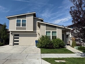 Building Photo - 55 NE Cessna Dr