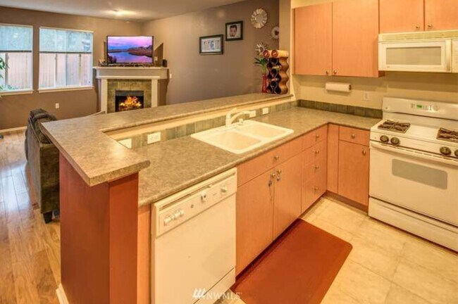 Foto del edificio - Spacious 3 bed townhome