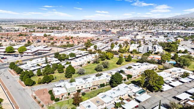 Foto del edificio - 244 Paso Noble Dr