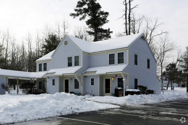 Building Photo - Salmon Falls Estates