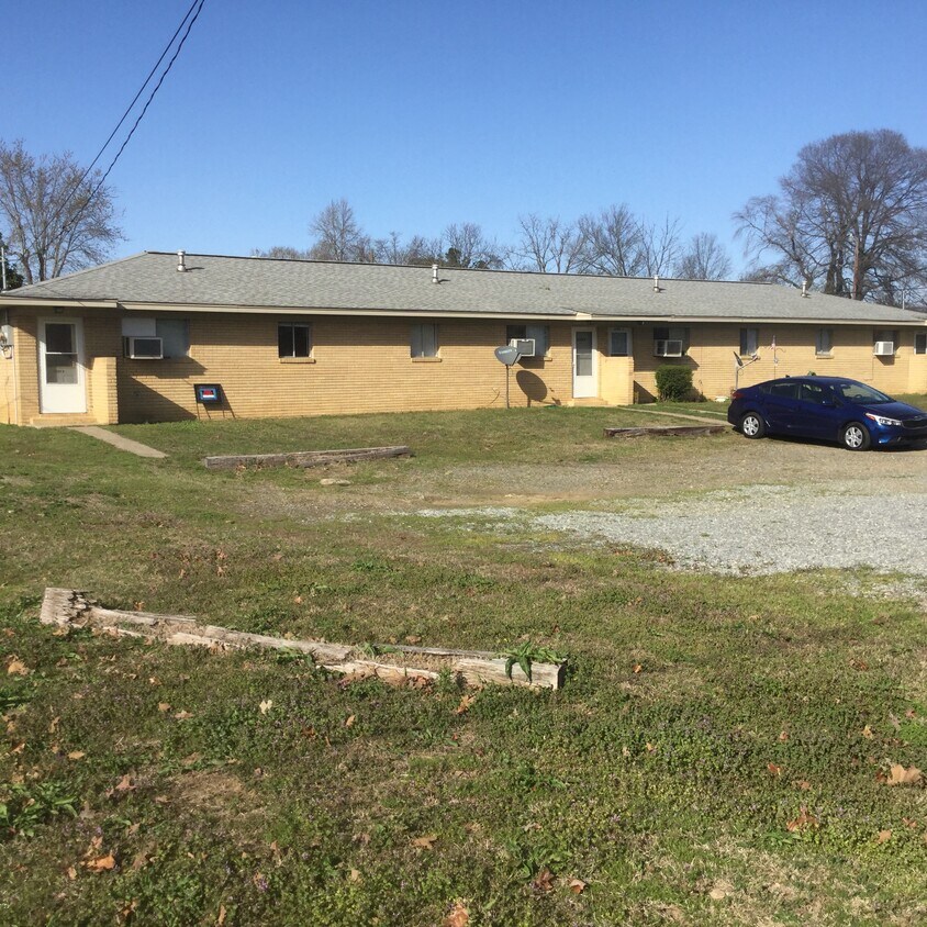 Foto principal - 2112 Hatcher Rd