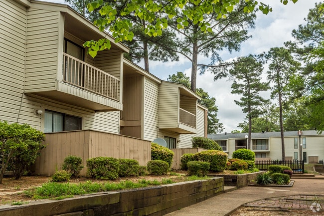 Foto del edificio - Woodlake Apartments
