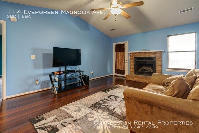 Building Photo - 114 Evergreen Magnolia Ave