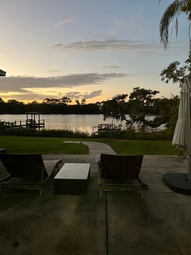Foto del edificio - 281 Lake Griffin Cir