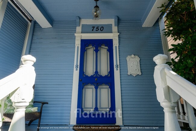 Foto del edificio - 750 N 75th St